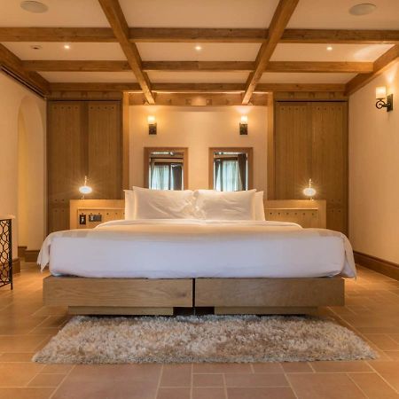 Toscana Town Square Suites Muszi Kültér fotó