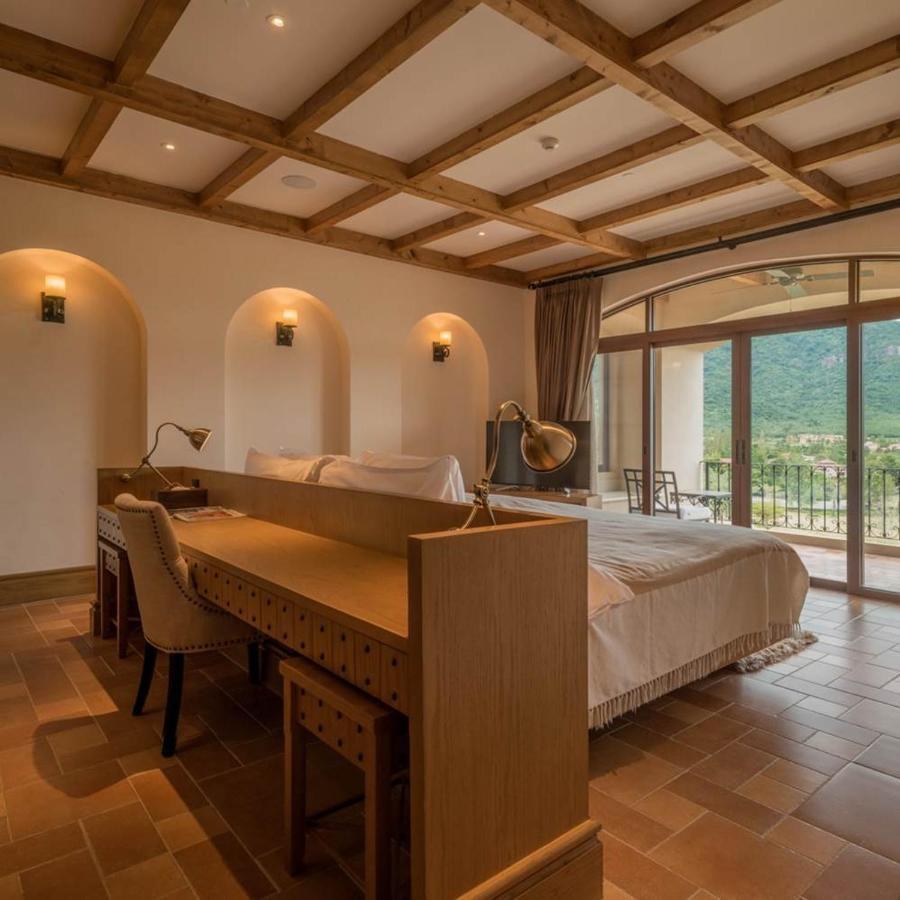 Toscana Town Square Suites Muszi Kültér fotó