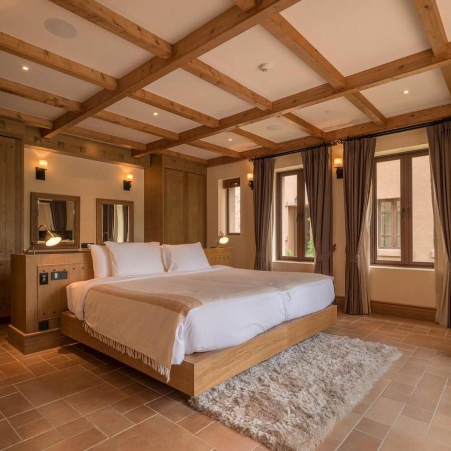 Toscana Town Square Suites Muszi Kültér fotó