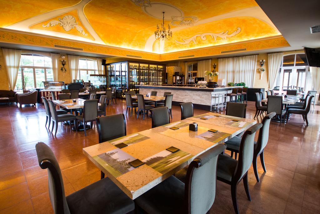Toscana Town Square Suites Muszi Kültér fotó
