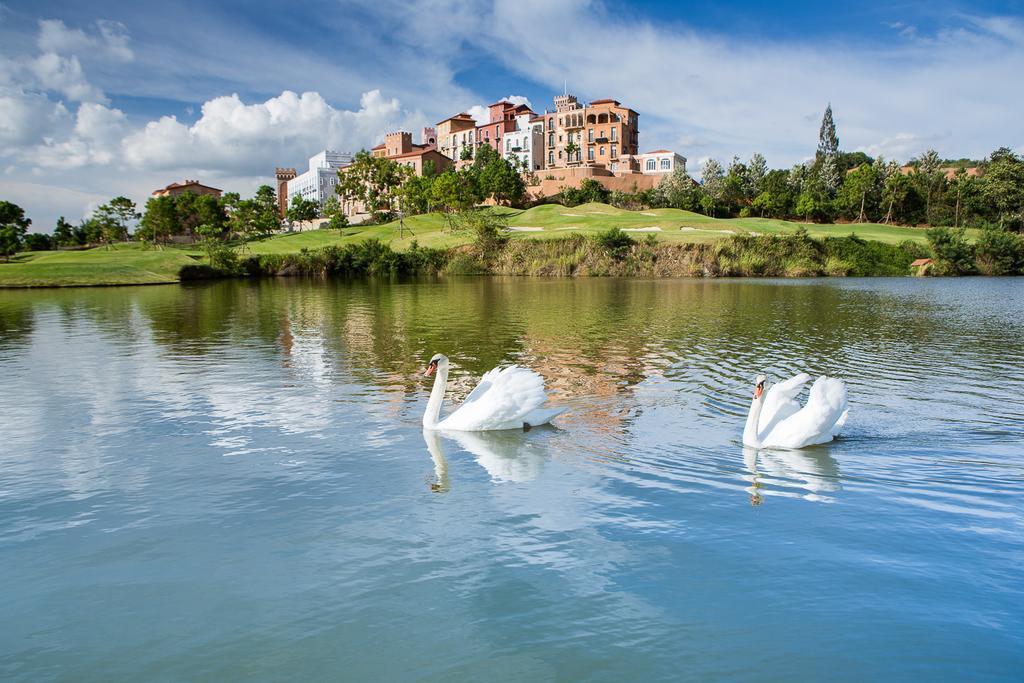 Toscana Town Square Suites Muszi Kültér fotó